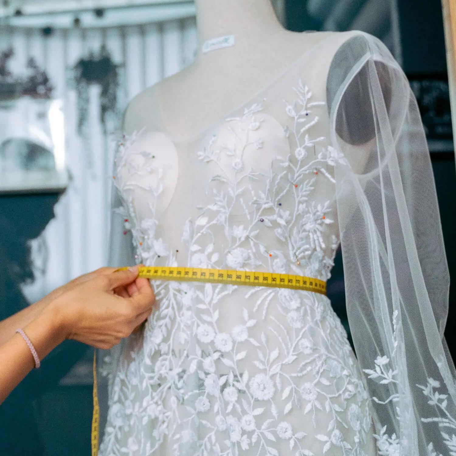 Don’t Get Your Wedding Dress Altered Without Asking These 4 Questions First. Desktop Image